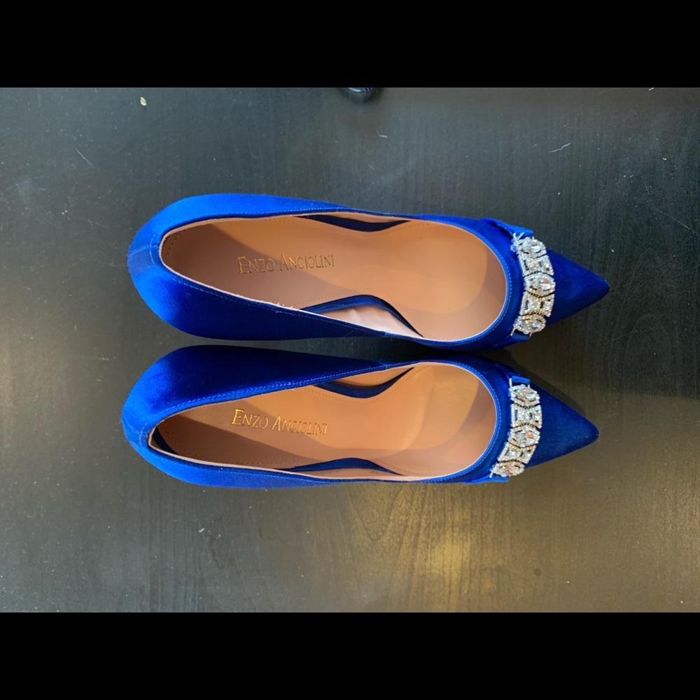 Beautiful royal blue satin shoes size 9